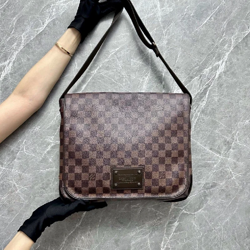 LV Messenger Brooklyn Naviglio Damiar Bag