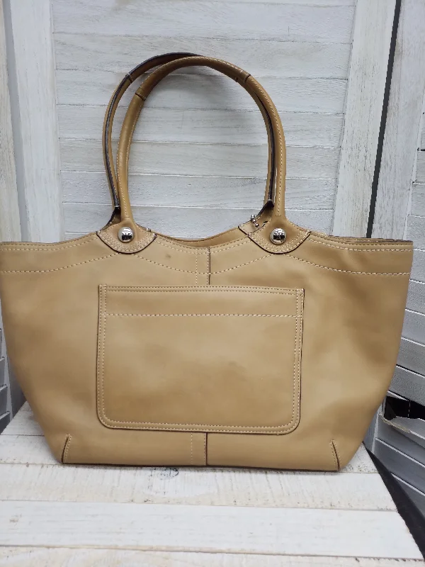 Handbag Designer By Coach  Size: Medium