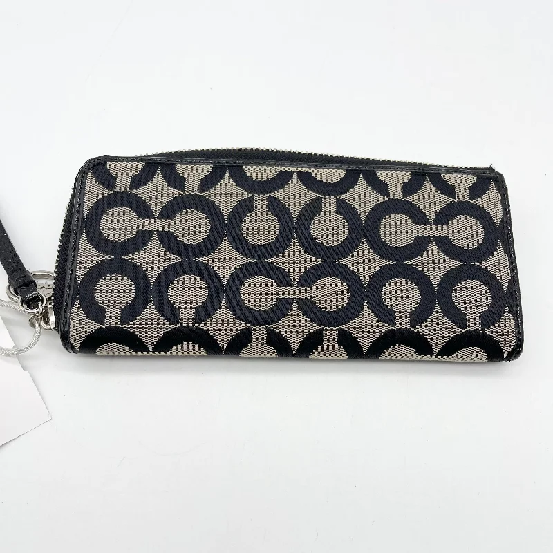 Wallet Designer By Coach  Size: Large