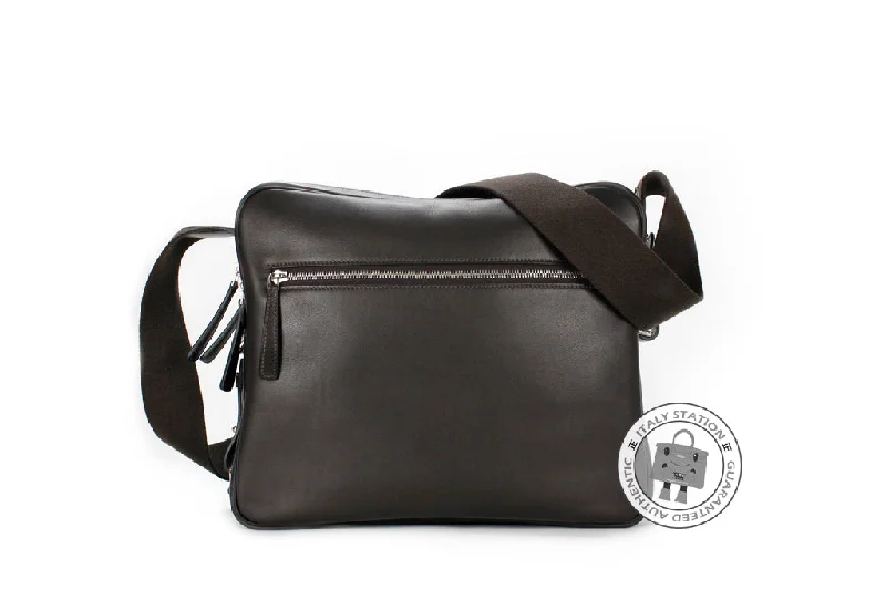 Hermes Hebdo Reporter Ebene / CK46 Evergrain Messenger Bags Phw